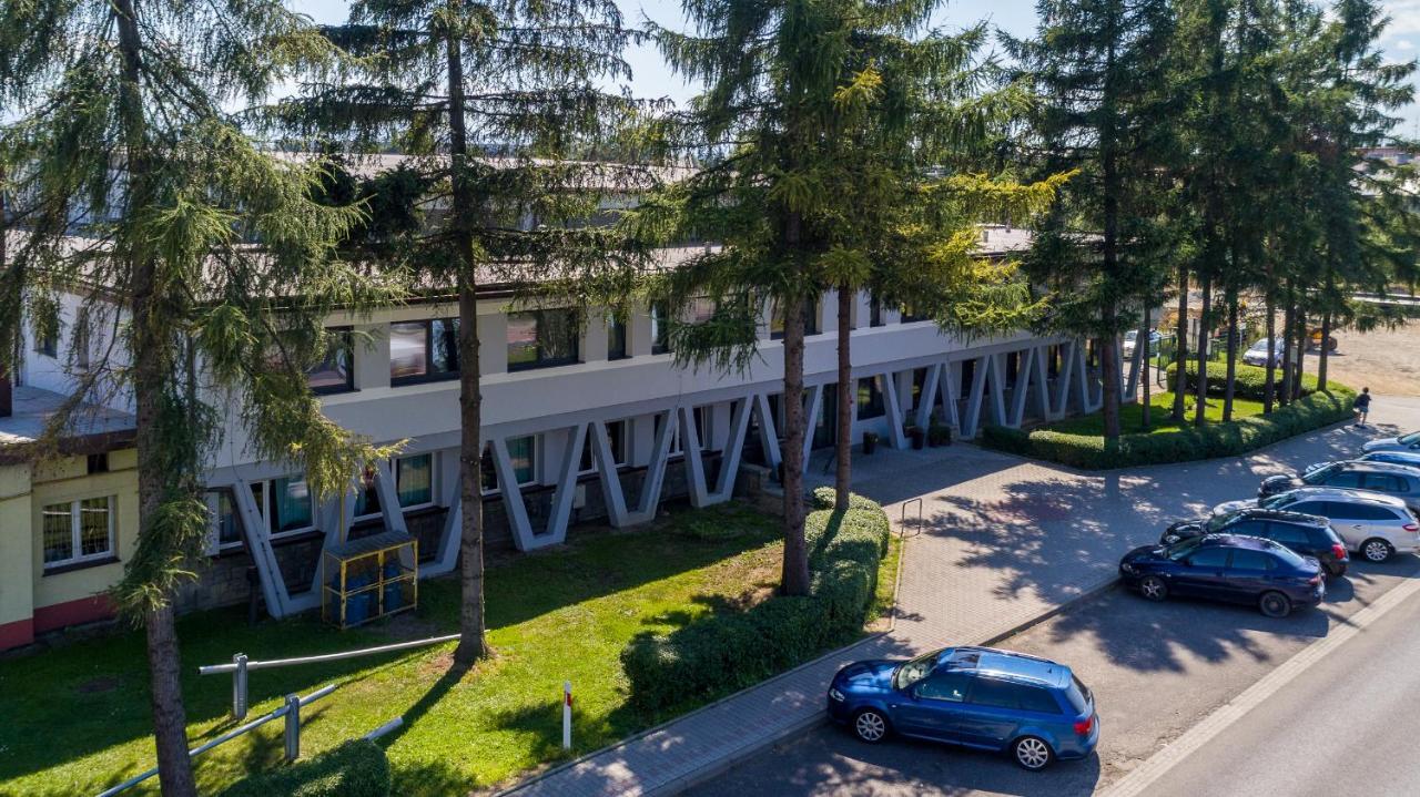Hotel***Gorce ノヴィ・タルク エクステリア 写真